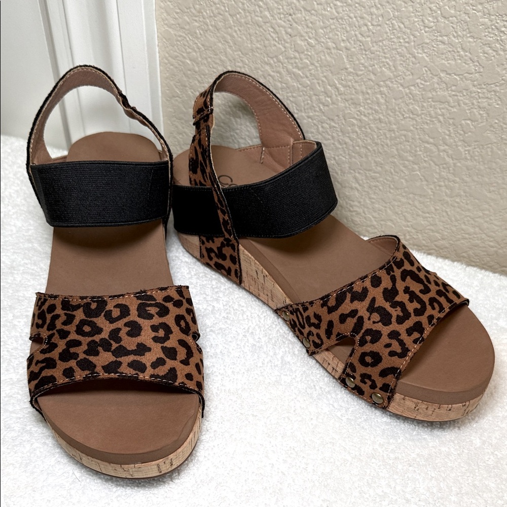 Corky’s Better With Time Leopard sandals size 8 NIB